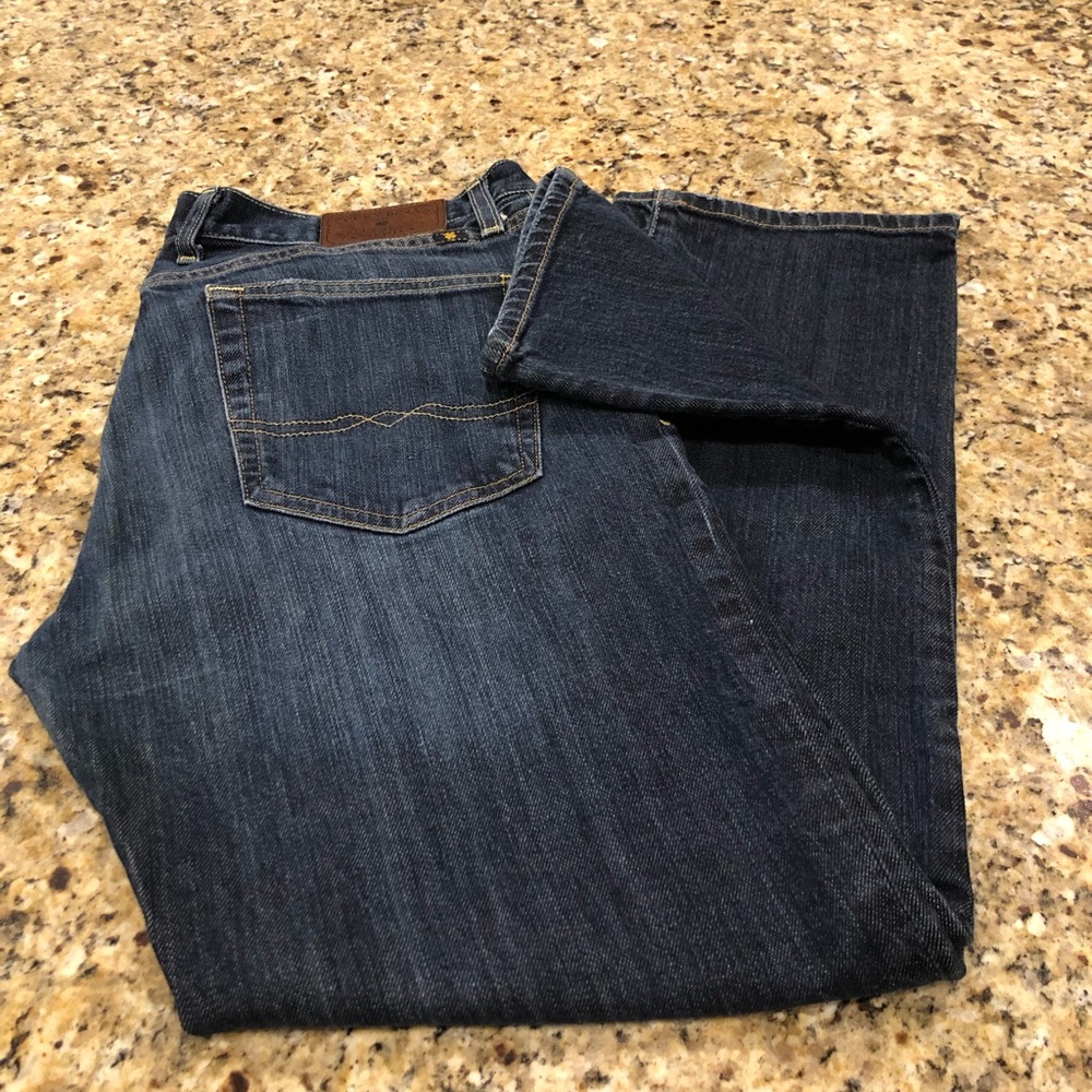 Lucky Brand Classic Straight 33x30